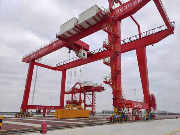 河北黃驊集裝箱門式起重機(jī)廠家集裝箱門式起重機(jī)省時(shí)省力