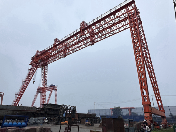 江蘇鎮江造船門式起重機廠家造船門式起重機多重安全保護裝置