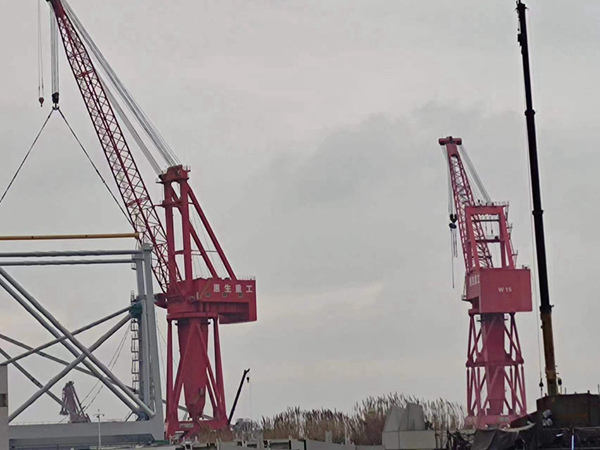 浙江湖州單臂架門座式起重機(jī)公司單臂架門座式起重機(jī)結(jié)構(gòu)簡單