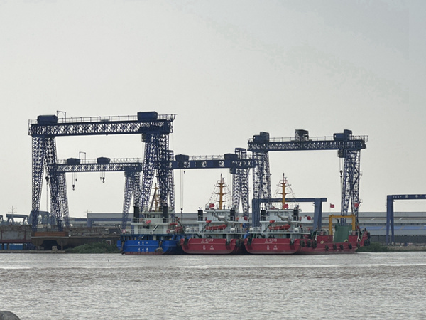 江蘇蘇州造船門式起重機廠家造船門式起重機作業(yè)高度高