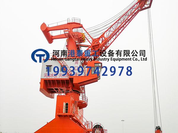 不同類型的門座式起重機適用的水域環(huán)境有何區(qū)別