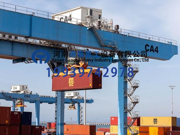 雙小車集裝箱龍門吊的協(xié)同效率如何最大化