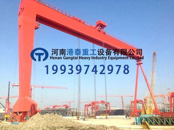 如何解決造船龍門吊在狹長船塢的作業難題