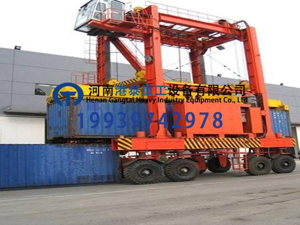 集裝箱跨運車該如何實現跨越式裝卸作業