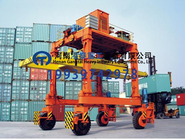 哪些結構特點使集裝箱跨運車適應狹窄堆場