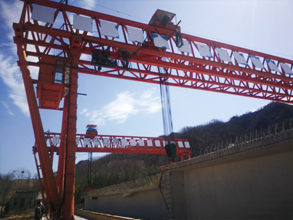 山西運城龍門吊廠家出租50t雙梁吊鉤門式起重機