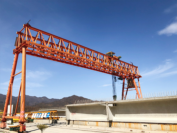 山東濟南龍門吊廠家10噸租賃價格購買劃算