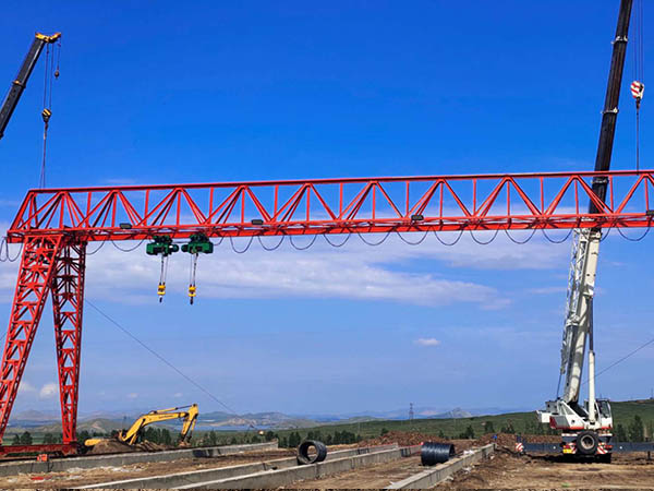 遼寧丹東龍門吊廠家進(jìn)行幾項(xiàng)檢查